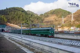 高铁开到长白山！山林秘境一日还图片