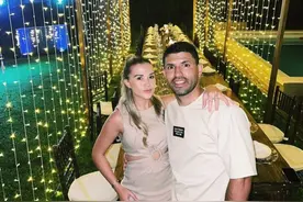 女友与阿圭罗共度圣诞：幸福其实就是瞬间、感情和爱图片