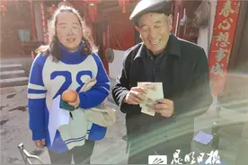 暖心！双龙街道及时发放70岁以上困难老党员生活补助图片