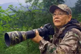 山城“追鸟人”：七旬老翁首次拍下这种鸟儿，带火重庆一座山图片