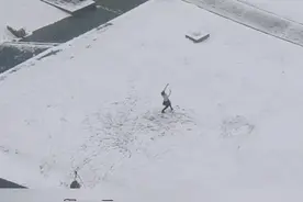 视频丨浪漫常德人的初雪仪式感 女子雪中独舞宛如《山河故人》名场面图片
