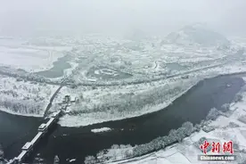 北方人在朋友圈看南方下雪，好气气哦图片