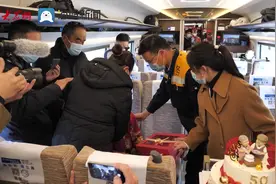 鲁南高铁通车！菏泽“老两口”和“小两口”圆了梦图片