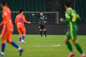 足球——中超：山东泰山平北京国安图片