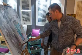 10年等待，偶像不再停留在光盘里：一位武汉姑娘与俄罗斯画家的跨国之恋图片