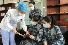 第962医院确保医疗新政保质落地 开辟军人亲属优惠医疗“白名单”图片