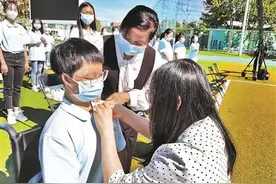 失去双手双脚靠自学考入大学 看她的年度最勇敢尝试图片