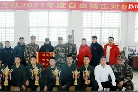 “拳”力以赴 武警岳阳支队自由搏击对抗赛“战”况激烈图片