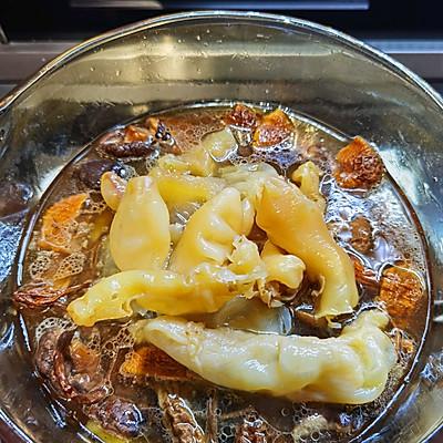 姬松茸花胶煲乌鸡的做法 2026年姬松茸花胶炖鸡的功效
