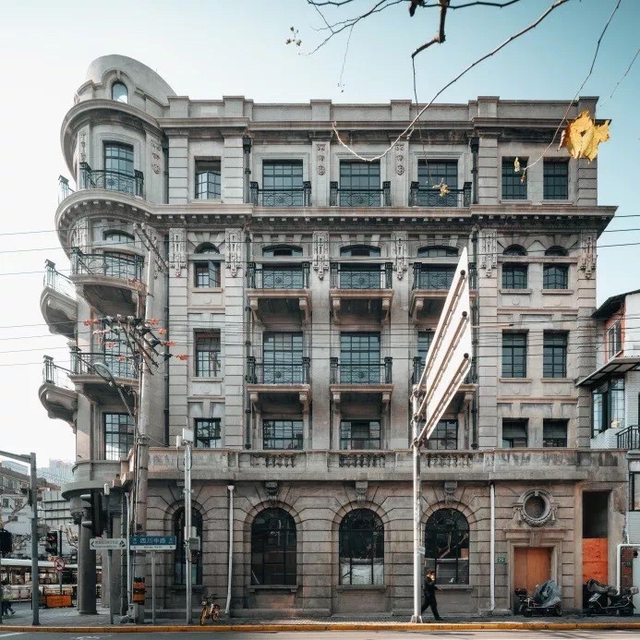 焕发新生，这座百年建筑如今成为外滩“艺术先锋地”