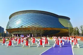 很亚运很杭州！他们在家门口的亚运公园火红迎新图片