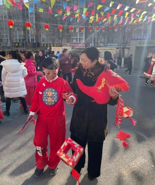 年味十足！东平湖街第一小学“虎年大集”开张啦