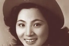 凤飞飞为什么喜欢戴帽子？丨夜问图片