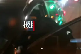 真是醉了！司机路口等红灯睡着半小时被叫醒图片