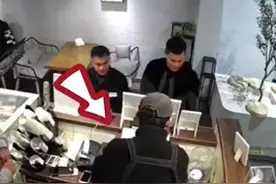 民警买奶茶一眼认出店员是嫌犯……网友：这杯奶茶得报销图片