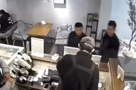 民警买奶茶把店员抓走了，咋回事？图片