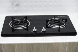 用完燃气是先关气还是先关火？很多人都弄错了图片