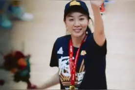有点突然！她宣布离开图片