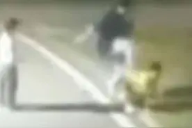 广东一女子小区内对5岁男童拳打脚踢，警方：拘留图片