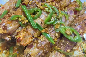 美味不用等，蒜香皮皮虾五分钟就能上桌的美食图片