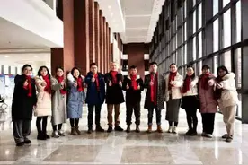 2022年高考首场开考！考前一夜，杭州这位宿管阿姨的暖心举动，令人动容……图片