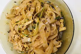 这擀面皮连吃3天了！明天还想吃图片