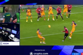 意甲-伊布助攻+失点 吉鲁破门 米兰3-1胜9人罗马图片