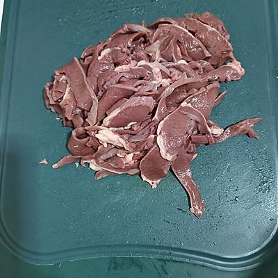 美食新滋味：好吃不腻的爆炒猪心
