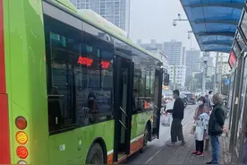 南宁部分公交站点相隔距离太短，会带来拥堵？部门这样回应图片