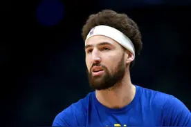 克雷-汤普森最近训练赛43秒砍下12分图片