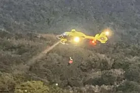 深圳游客坠崖被困3天，空中120紧急救援图片