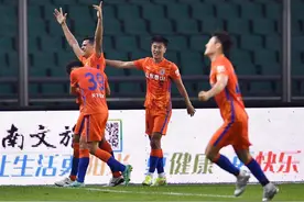 第7次捧起足协杯，山东泰山加冕赛季双冠王图片