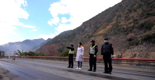 新春走基层/守卡点，保畅通！他们坚守一线，筑牢福贡安全防线