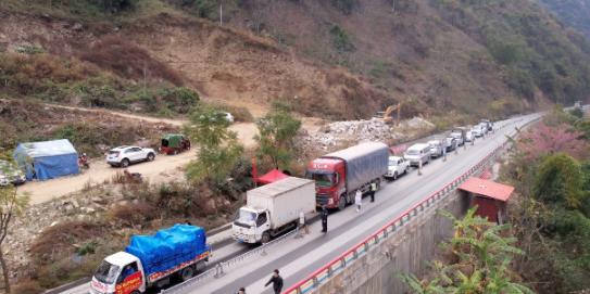新春走基层/守卡点，保畅通！他们坚守一线，筑牢福贡安全防线