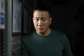 胡军：用自己的方式自救丨人物图片