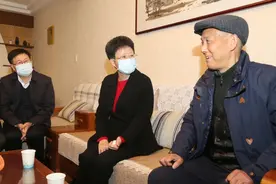区四套班子领导慰问困难群众和优抚对象图片