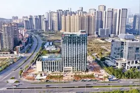 三岸大桥改造工程、中国—东盟信息港小镇.....南宁市一批重大项目开（竣）工图片
