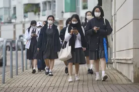 香港幼稚园、小学周五起停面授课，疫苗接种年龄将下调至5岁图片
