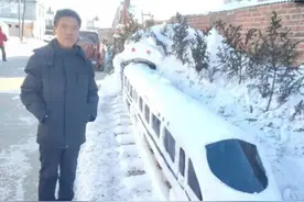 火遍全网！“冻车”大爷圆梦了图片
