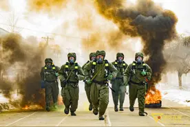 高清大图！带你走近武警防化兵应急演练现场图片