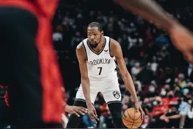 背靠背出战85分钟！33岁重伤归来的KD仍在燃烧自我图片