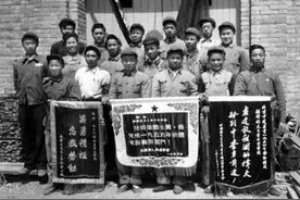 “玩儿命干！”秉持着这一信念，他们仅用181天建起一座高楼图片