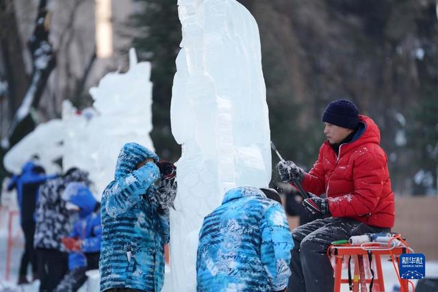 新华全媒+丨“凛冬”冰雪造梦人