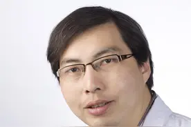 51把钥匙见证群众信任，上海这名社区医生获颁“诚信之星”图片
