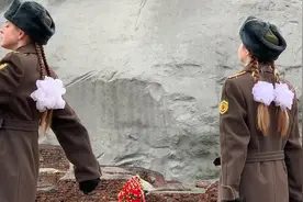 白俄罗斯布列斯特英雄要塞举行换岗仪式图片