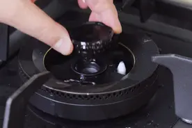 燃气灶突然不能打火？多是这三个问题→图片