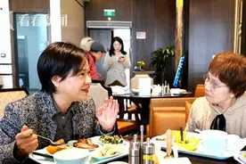 财神来了｜母亲84岁女儿60岁，两代人一同养老图片