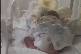 男子称被朋友临终托付照顾重病女婴：女友不理解，但是条生命图片