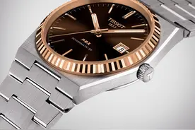 天梭表推出全新PRX Powermatic 80精钢间金腕表图片