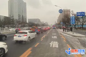 2022初雪！北京116条公交线路调整，两机场近900架航班取消图片